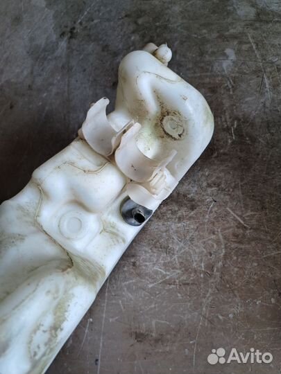 Бачок омывателя Mercedes W211