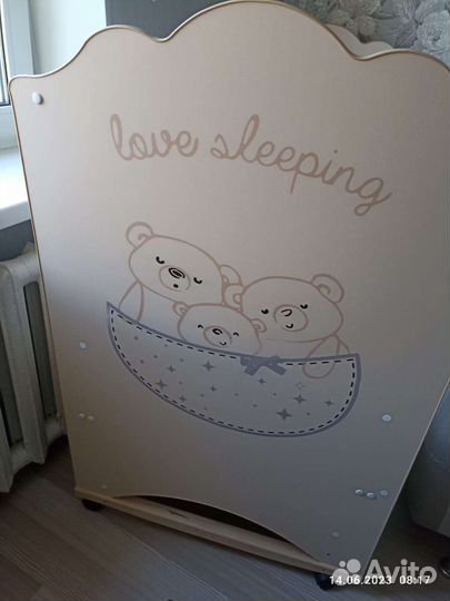 Детская кроватка с матрасом