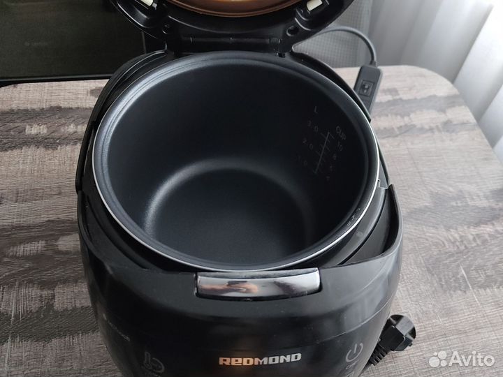 Мультиварка redmond rmc m90