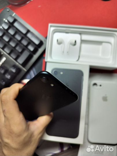 Телефон iPhone 7