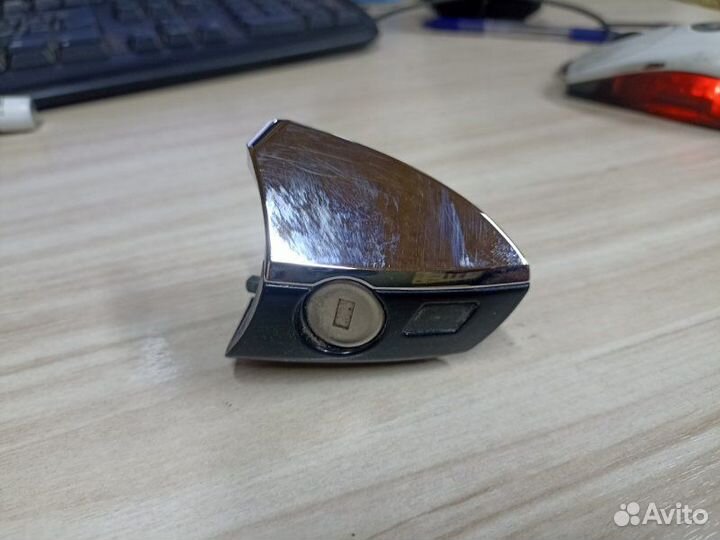 Личинка замка двери передняя левая Mercedes C