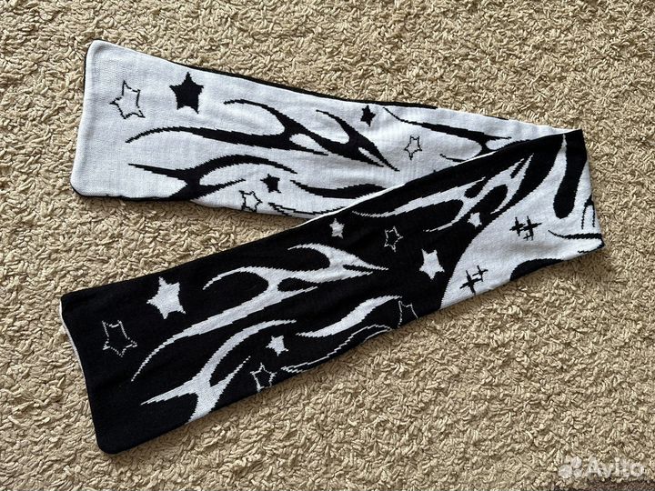 Чёрно-белый шарф ру стритвир