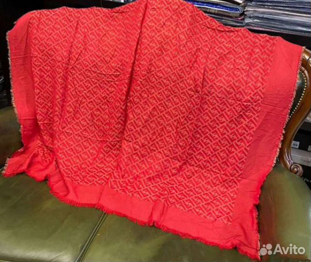 Платок fendi цвет 