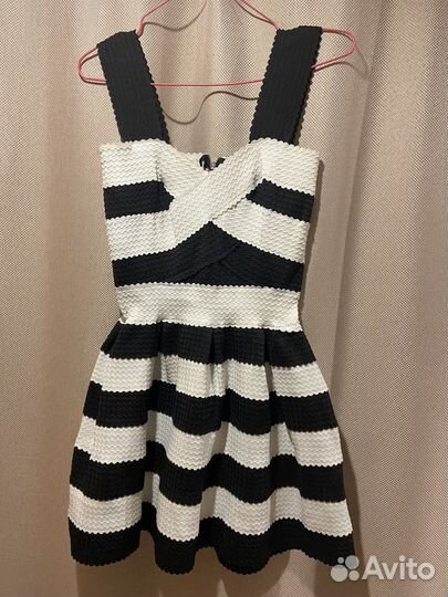 Бандажное платье 42