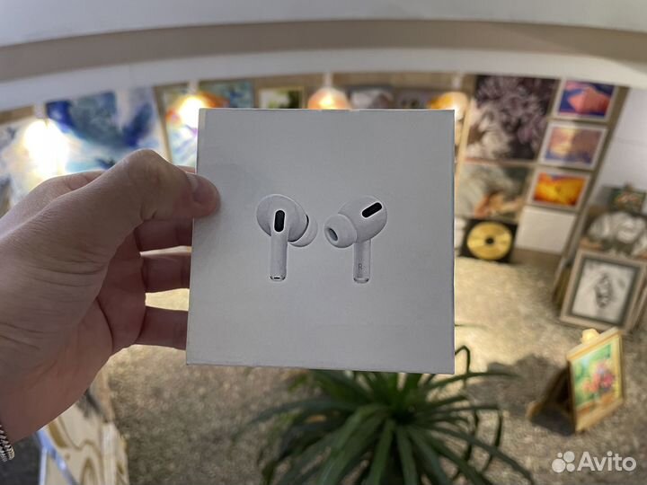 Наушники AirPods Pro (с которыми не будет скучно)