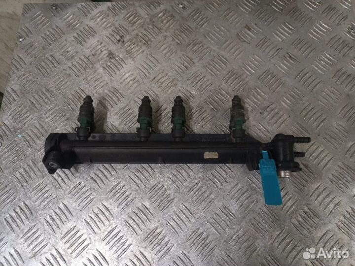 Форсунки топливные Volkswagen Golf 4 1.6 8V