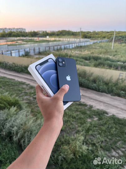iPhone 12, 64 ГБ
