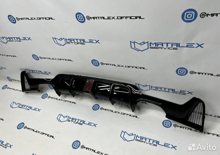 Диффузор BMW F32 F36 со стоп сигналом, М перфоманс