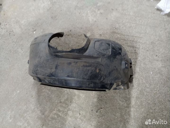 Подкрылок задний правый Ford Focus 3 2014