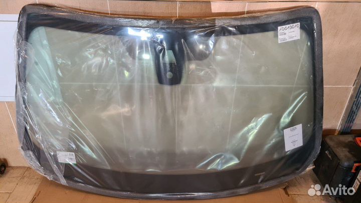 Лобовое стекло BMW X6 F16 2014