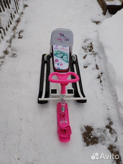 Детский снегокат со спинкой