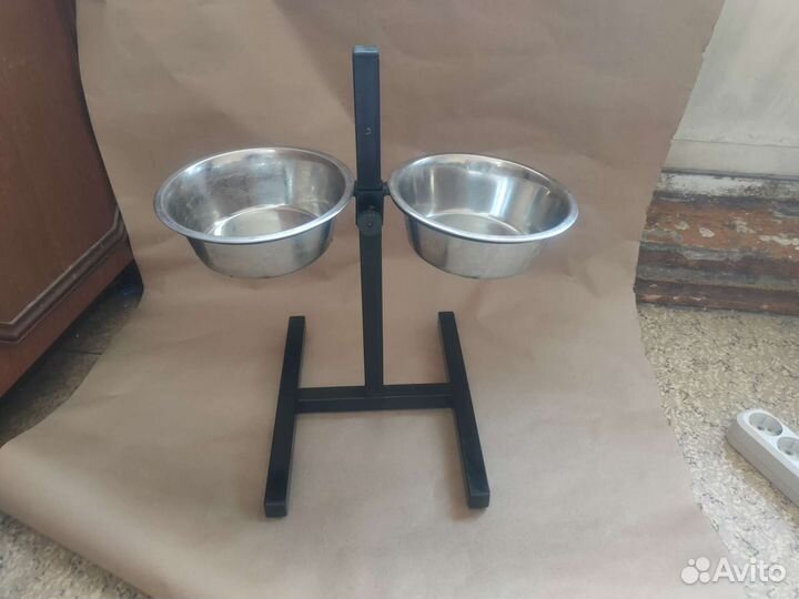 Миска на подставке