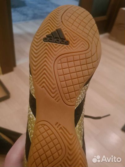 Кроссовки adidas (для зала) оригинал