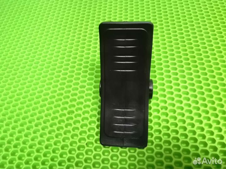 Педаль тормоза на коляску Luxmom