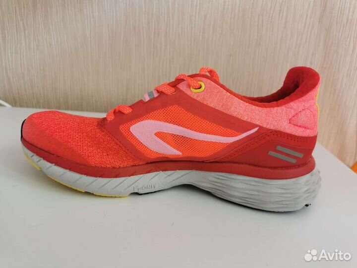 Кроссовки женские/детские 36 размер