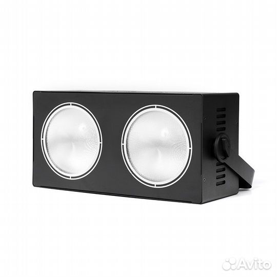 Stage4 ledblinder 200, blinder / 2x100 Вт / CW+WW / 6530 Лм / 16853 Кд / 33.6(52) / 674 Лк5м / 3100