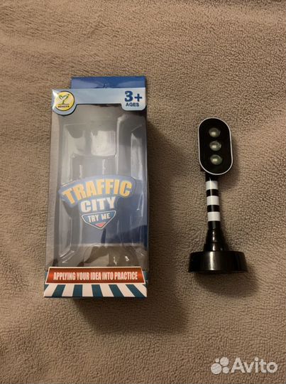 Светофор игрушка