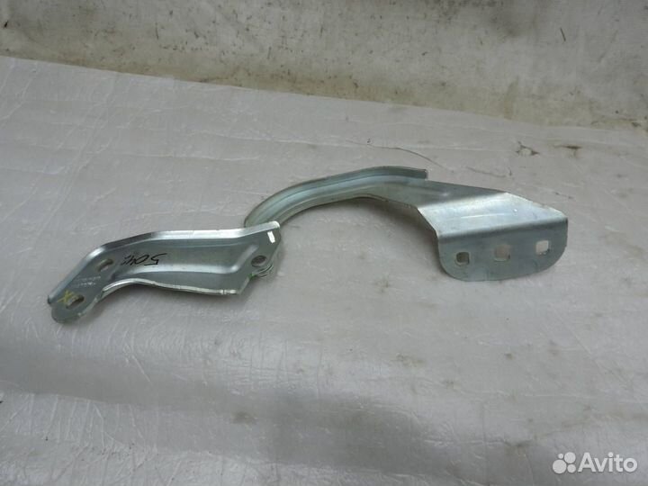Петля капота левая Ford Focus