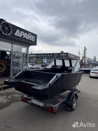 Рыбацкая лодка из пнд пластика