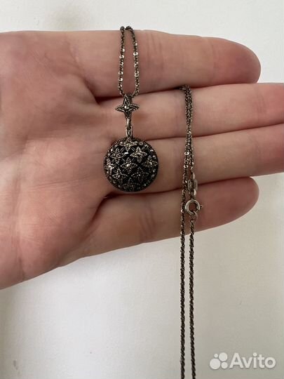 Серьги, цепь и подвеска