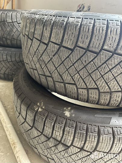 Pirelli Ice Zero 205/55 R16 S