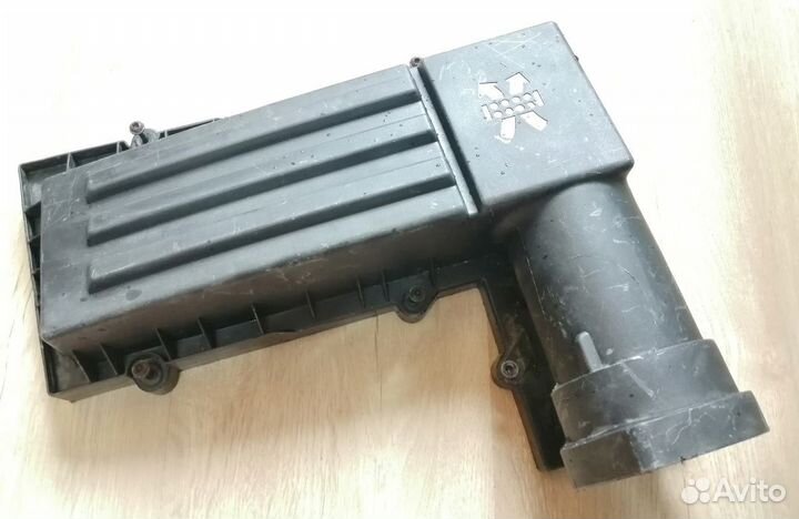 Крышка верхняя воздушного фильтра Octavia A5