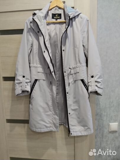 Ветровка женская, размер М, с капюшоном