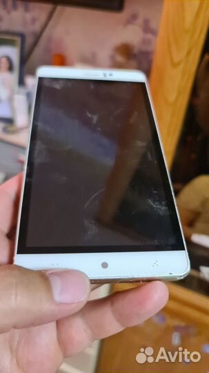 Телкфон Rover evo 6