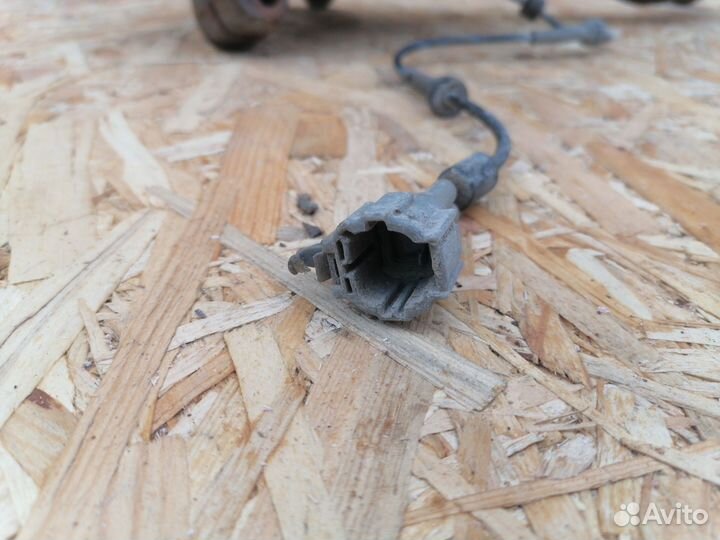 Infiniti QX56 JA60 Кулак передний левый в сборе