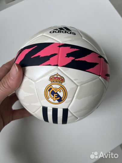 Футбольный мяч adidas mini