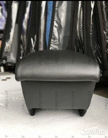 Подлокотник Шкода Октавия