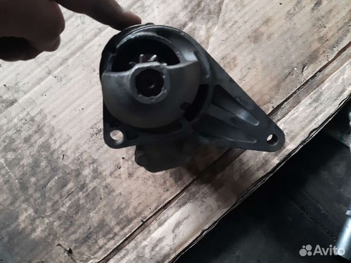 Стартер Nissan Serena QR20