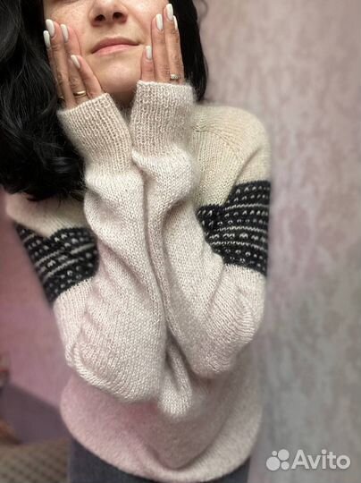 Свитер оверсайз с горлом