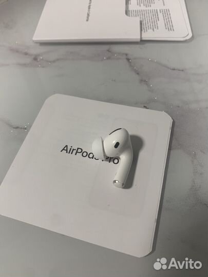Правый Наушник airpods pro