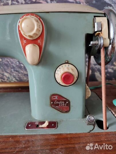 Швейная машина LADA 236-1
