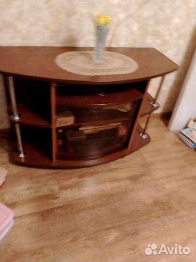 Тумба под телевизор и радиоаппаратуру