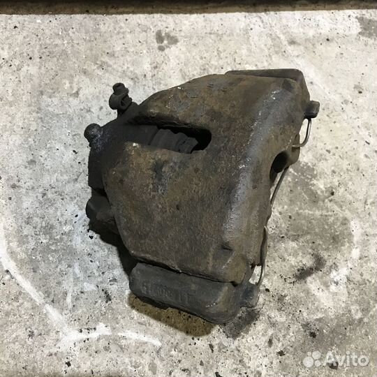 Передний суппорт Opel Vectra B