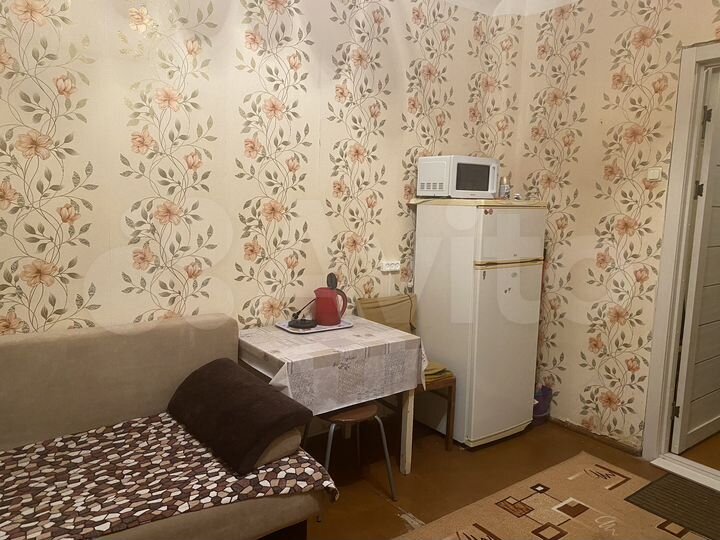 Комната 16 м² в 3-к., 2/2 эт.