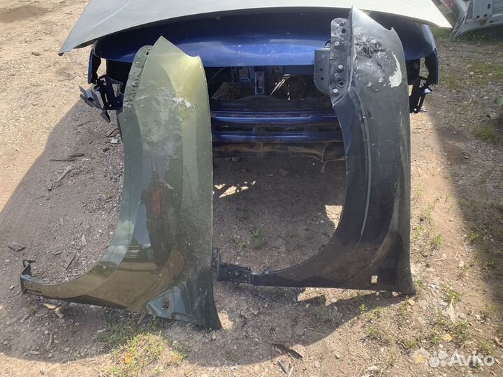 Крыло переднее левое Рено Дастер