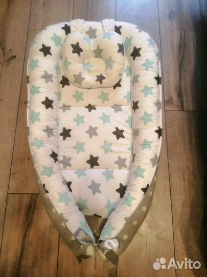 Кокон для новорождённого и ортопедическая подушечк