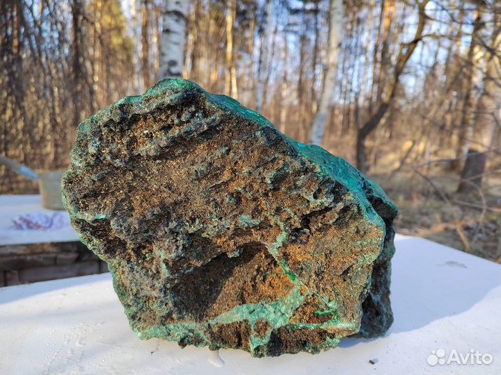 Малахит натуральный куском