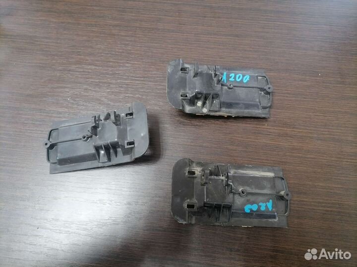 Внутренняя ручка открытия двери Audi 200