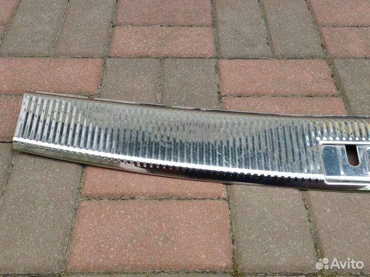 Накладка багажника Volkswagen touareg gp 2009г