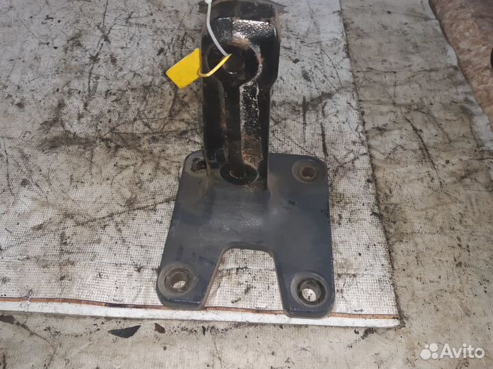 Кронштейн ящика акб на раме XF105 DAF