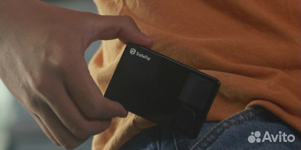 Аппаратный холодный кошелек SafePal S1+чехол