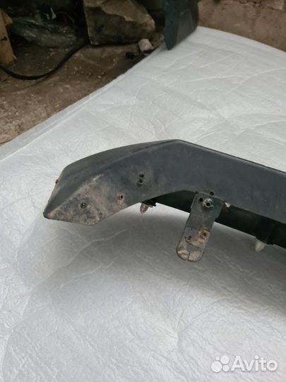 Накладка крыла задняя правая Land Rover Discovery