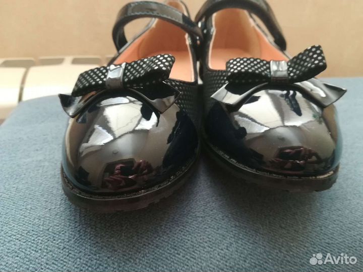 Новые школьные туфли р. 33