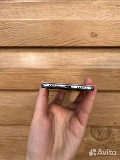 iPhone X, 64 ГБ