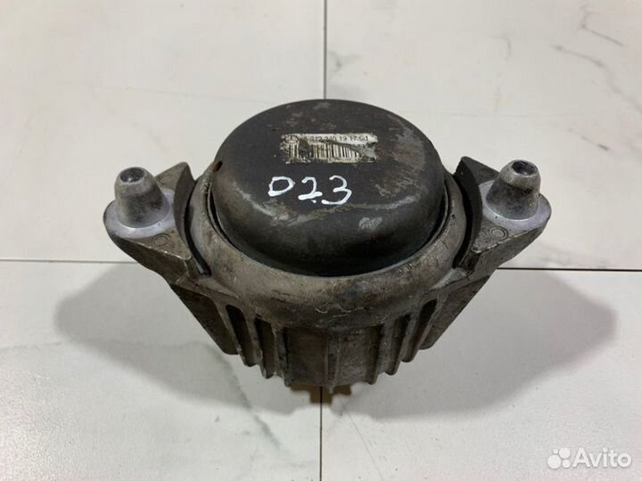 Опора двигателя Mercedes W212 OM651