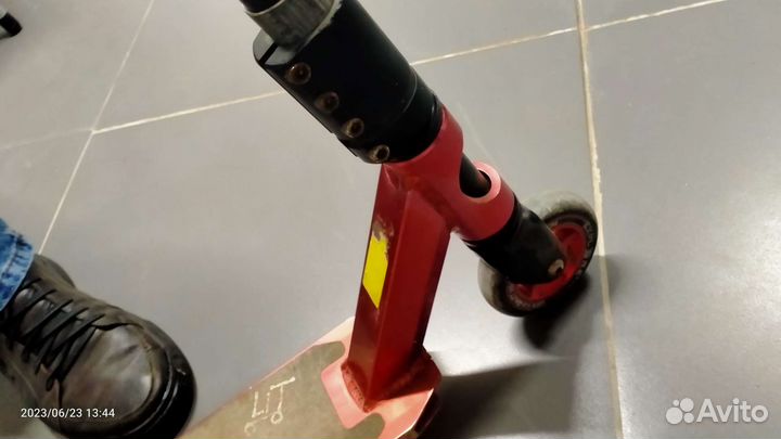 Трюковой самокат